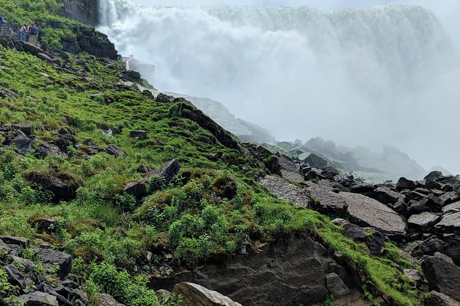 Niagara Falls Canadian Side Tour and Maid of the Mist Boat Ride Option - Border Crossing Requirements