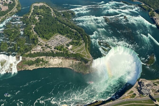 Niagara Falls Day Tour From Toronto W/ Boat, Lunch, Winery Stop - 3-Course Lunch at Niagara Falls