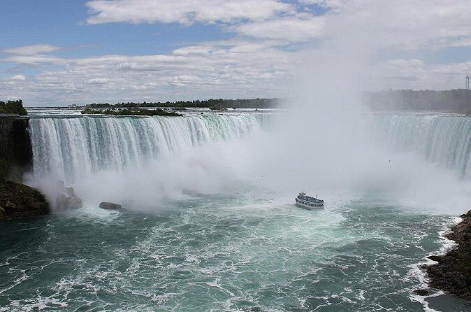 Niagara Falls Day Tour from Toronto with Wine Tasting - Who Should Consider This Tour?