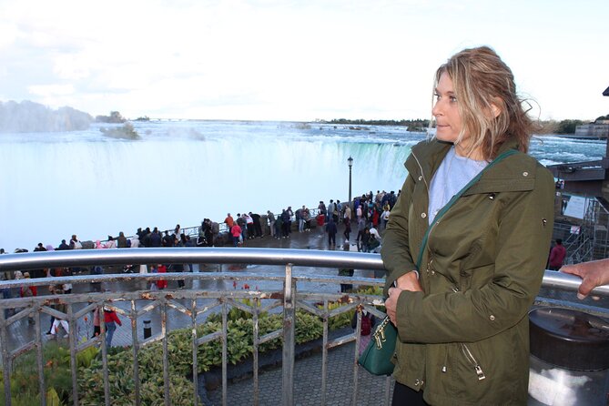 Niagara Falls Evening Lights Tour With Skylon Tower Dinner - Seasonal Events and Attractions