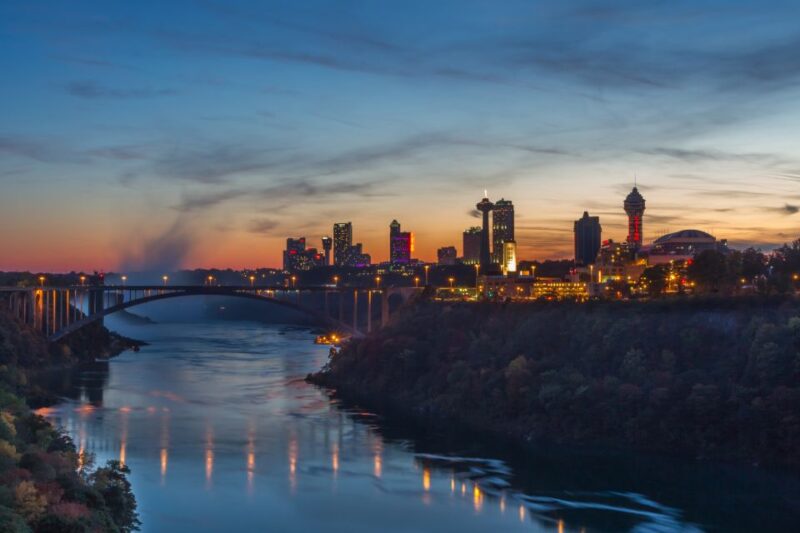 Niagara Falls: Guided Falls Tour With Dinner and Fireworks - Guided Tour Features