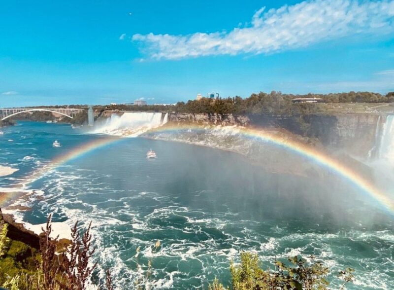 Niagara Falls: Luxury Private Tour With Winery Stop - Pickup and Itinerary Details