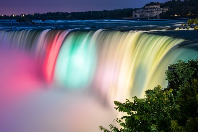 Niagara Falls Night Illumination Tour: Holiday Edition - Meeting Point and Logistics