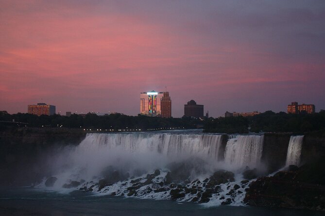Niagara Falls Night Illumination Tour: Holiday Edition - Illuminated Falls Viewpoints