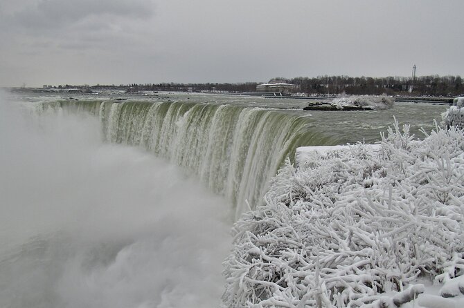 Niagara Falls Night Illumination Tour: Holiday Edition - Accessibility and Requirements