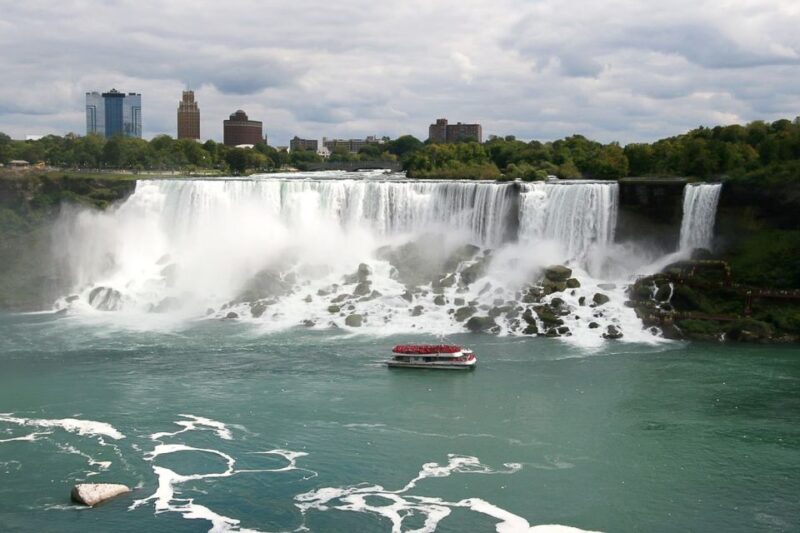 Niagara Falls, On: Helicopter Ride With Boat & Skylon Lunch - Helicopter Flight Experience