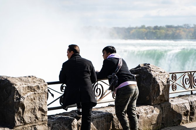 Niagara Falls One Day Sightseeing Tour From Toronto - Stopover in Niagara on the Lake