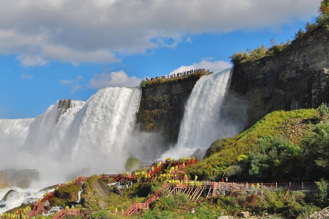 Niagara Falls Small Group Tour W/Helicopter and Maid of the Mist - Guided Visits