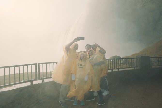 Niagara Falls Small Group Walking W/Boat & Behind the Falls Tour - Things to Bring