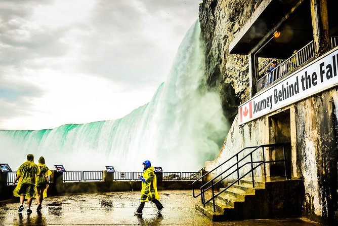Niagara Falls Tour From Toronto With Boat, Journey Behind the Falls and Lunch - Niagara-on-the-Lake