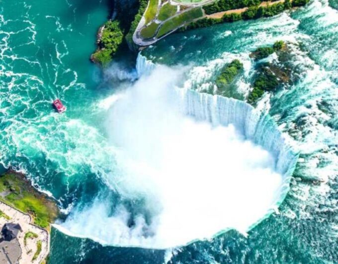 Niagara Falls Tour From Toronto With Niagara Skywheel - Souvenir and Photo Opportunities