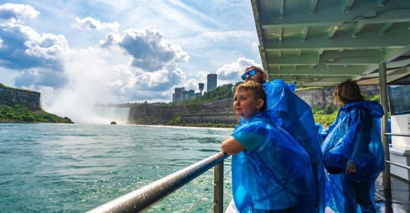 Niagara Falls: USA and Canada Tour With Boat Cruise + Lunch - Key Highlights