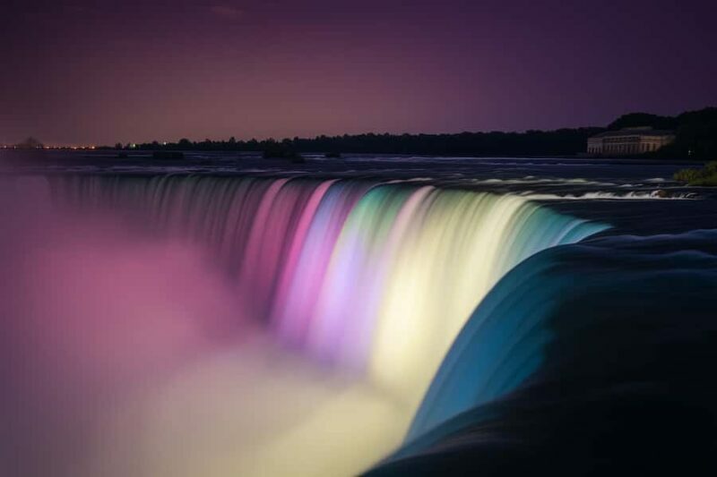 Niagara Falls, USA: Nightlight Experience with Fireworks - A Deep Dive into the Nightlight Experience