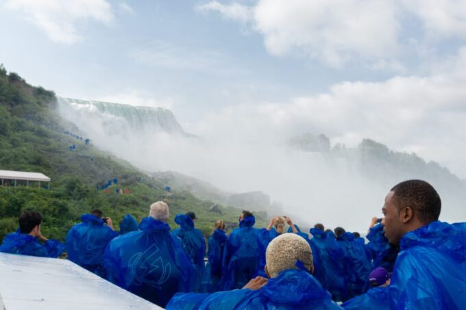 Niagara Falls, Usa: Walking Tour With Maid of Mist Boat Ride - Experiencing Niagaras Iconic Sights