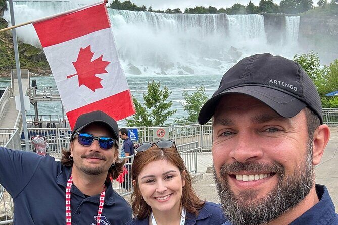 Niagara Falls Walking Tour with skip the ticket line boat tour - Visualize the Experience