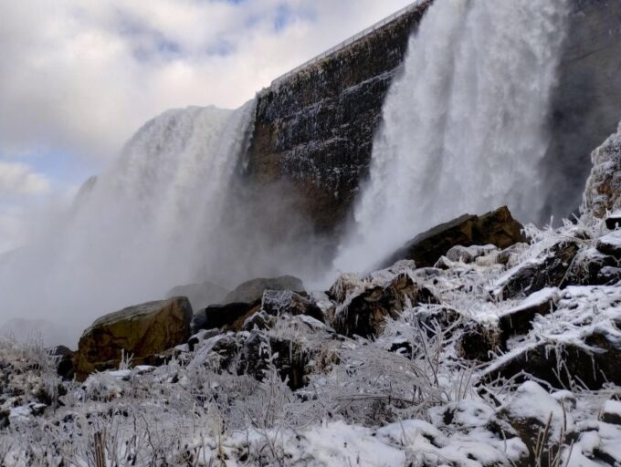 Niagara Falls: Winter Tour With Cave of the Winds Entry - Panoramic Views and Iconic Sights