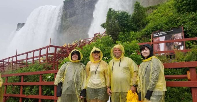 Niagara, USA: Cave of the Winds Adventure Tour - Guide Expertise and Insights