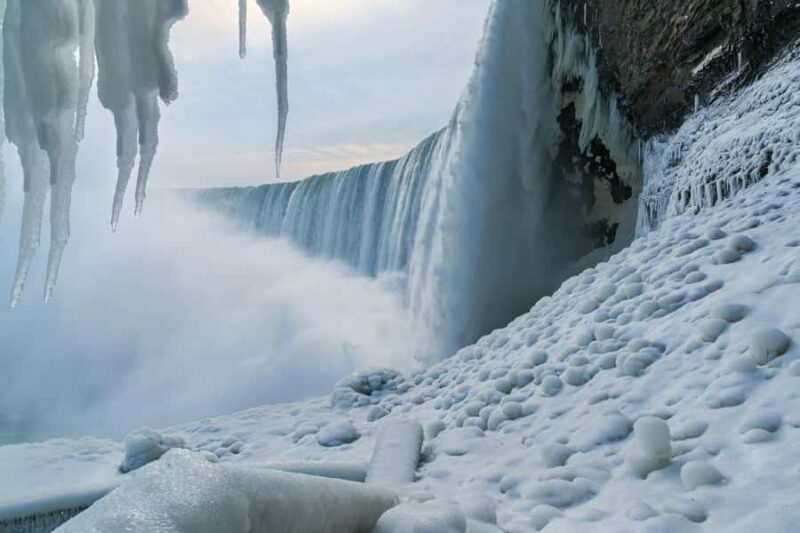 Niagara Winter Wonderland w/ 4 Attractions & Syrup Taste - Key Points