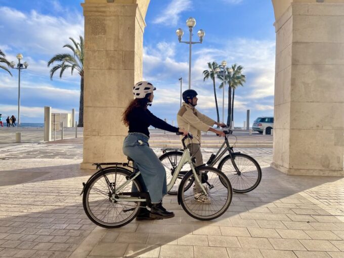 Nice: Bike and E-Bike Rental - Meeting Point and Parking Access