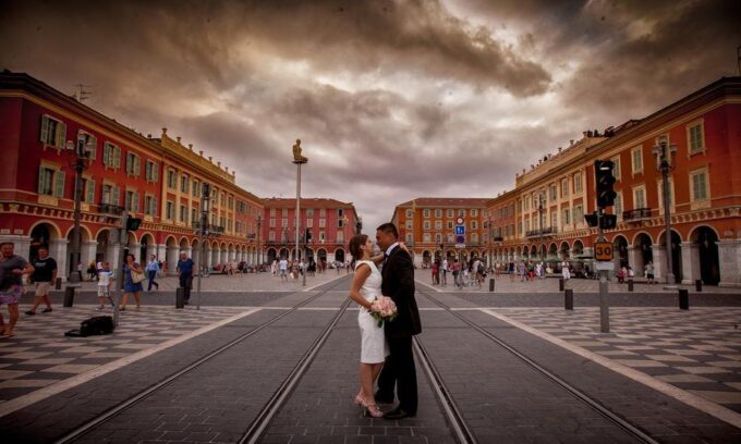 Nice: Professional Private Luxury Photo Shoot - Online Gallery Access