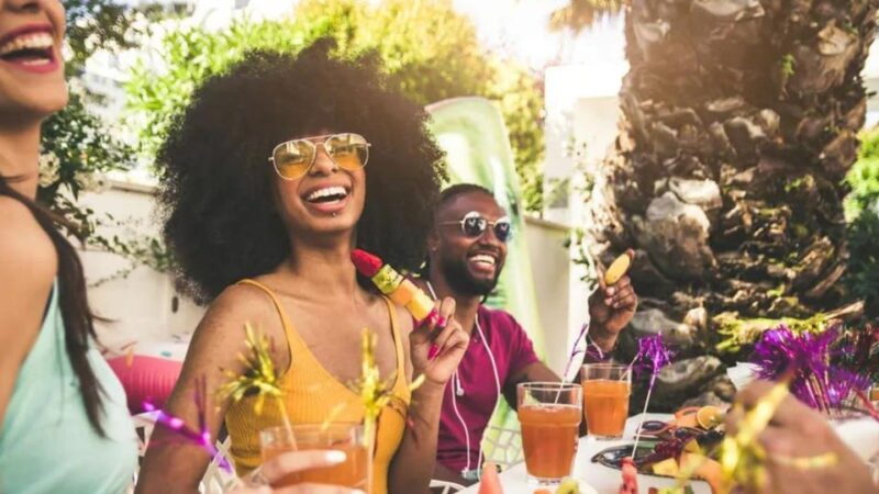 Nice: Pub / Bar Crawl Group Size 6 Person - Guided Tour and Activities