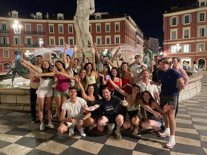 Nice: Pub / Bar Crawl Group Size 6 Person - Flexibility and Convenience