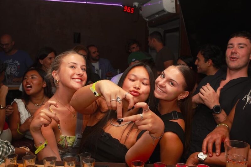 Nice :Pub Crawl With 6 Free Shots and VIP Bars&Club Access - Pricing and Booking Details