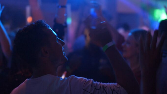 Nice: Riviera Bar Crawl Party With Free Shots and VIP Entry - Age Requirements and Group Composition