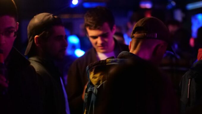 Nice: Riviera Bar Crawl Party With Free Shots and VIP Entry - Lateness and First Bar Wait Time