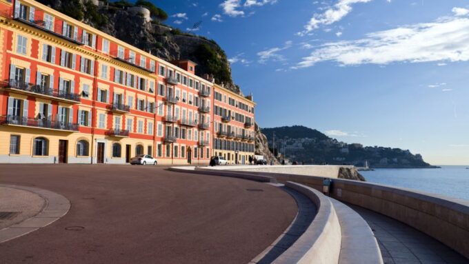 Nice: Self-Guided Highlights Scavenger Hunt & Walking Tour - Ideal for Various Groups