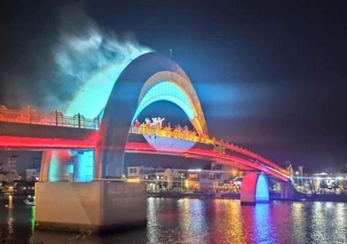 Night Cruise With Releasing Lanterns,Moonlight Bridge/Hoi an - Customer Reviews