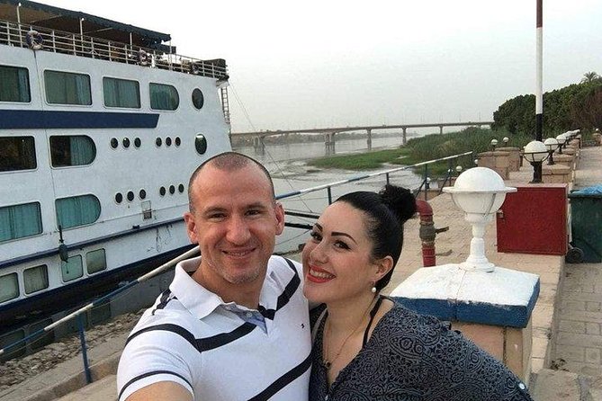 Night Dinner Nile Cruise With Belly Dancer and Folklore Show - Captivating Dance Performances