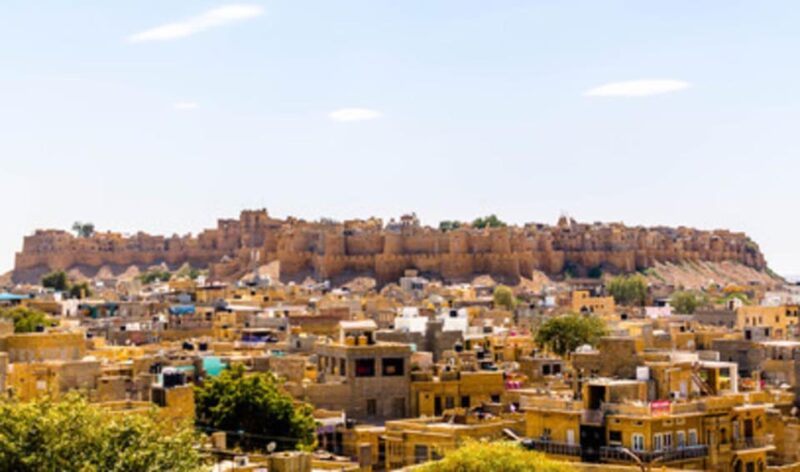 NIGHT STAY IN THE GOLDEN DESERT OF KHURI - Key Points