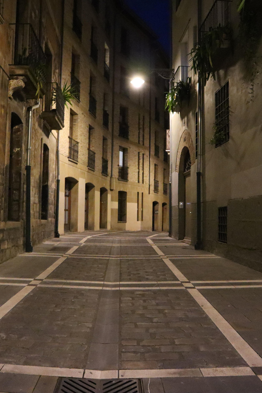 Night-Time Tour Legends and Mysteries of Pamplona - Tour Features