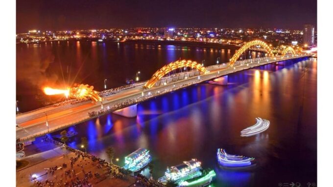 Night Tour Da Nang - Market, Dragon Bridge and River Cruise - Private Group Experience