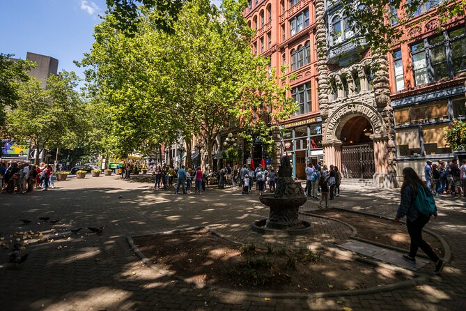 Night Tour of Seattle - Exploring Seattles Iconic Sights