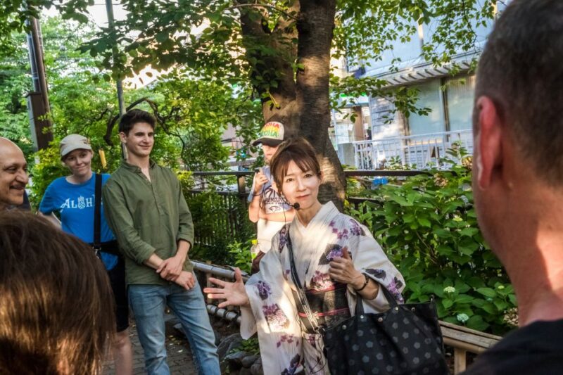 Night Walk in Gion: Kyotos Geisha District - Exploring Hidden Alleyways