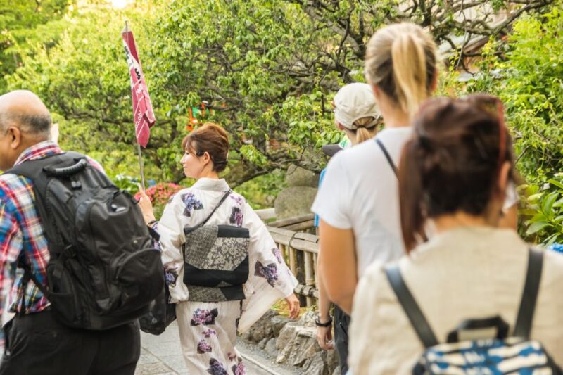 Night Walk in Gion: Kyotos Geisha District - Insider Tips From the Guide