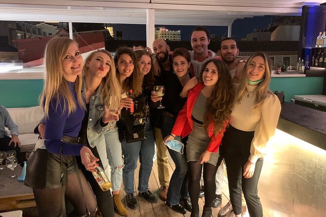 Nightlife Tour - Barcelona Bar Crawl With Flamingos - Location and Rating