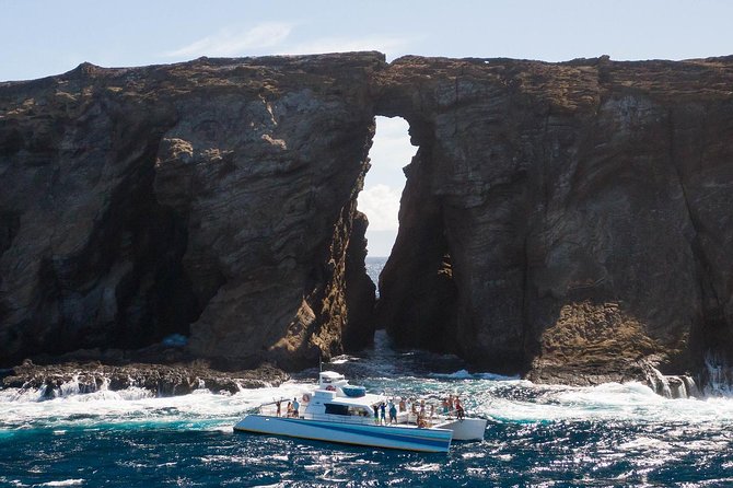 Niihau and Na Pali Coast Snorkel Boat Tour - Snorkeling and Sightseeing