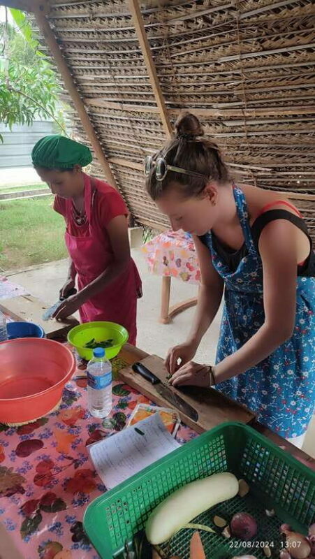 Nilaveli: Sri Lankan Cooking Class with a Local Family - Making Sweets and Curry Powder