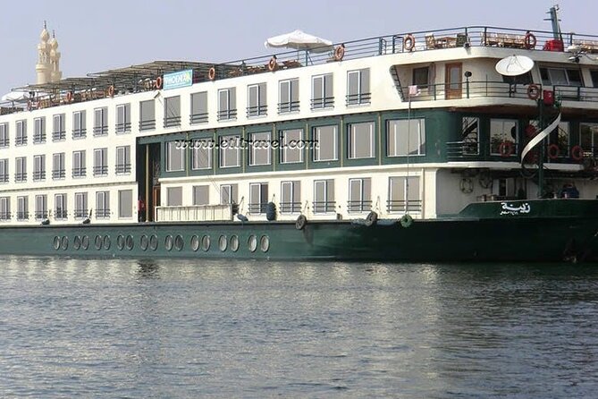 Nile River Dinner Cruise With Open Buffet in Cairo - Experiencing Cairos Nighttime Scenery