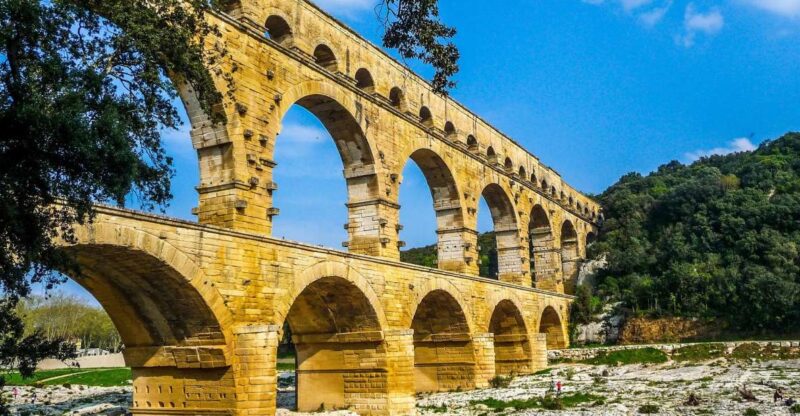 Nîmes: Outdoor Escape Game Robbery In The City - Key Points