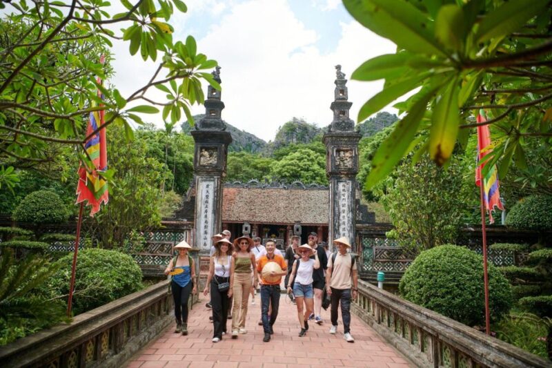 Ninh Binh 1 Day, Hoa Lu-TrangAn- Mua Cave, Buffet Lunch, Bus - Cycling Village Adventure