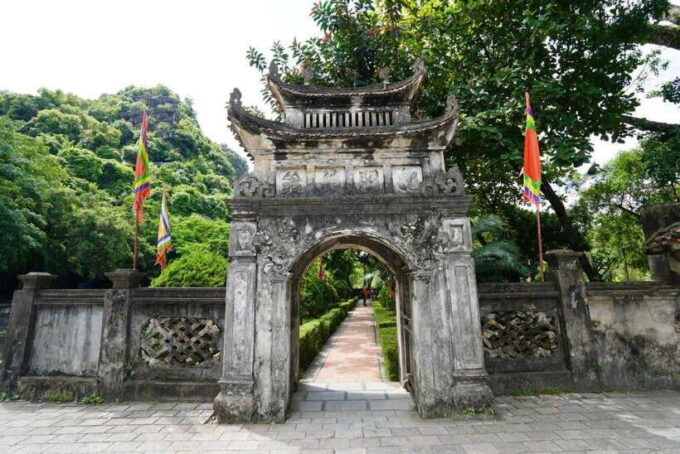 Ninh Binh 1 Day With Tam Coc, Hoa Lu, and Mua Cave, Buffet - Lunch at a Local Restaurant