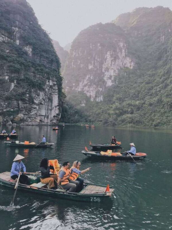 Ninh Binh : Bai Dinh Pagoda, Trang An, and Mua Cave Tour - Mua Cave: Scenic Viewpoint