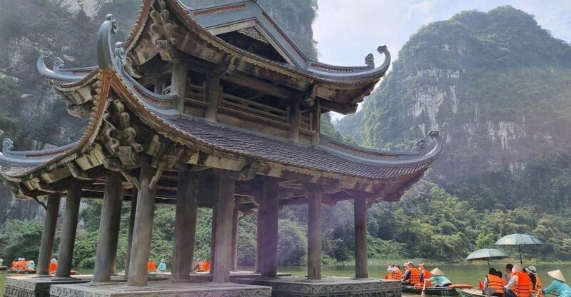 Ninh Binh: Bai Dinh Pagoda, Trang An, and Mua Cave Tour - Mua Caves Exploration