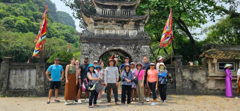 Ninh Binh Daily Tour (Hoa Lu-Trang An-Mua Cave-Cycling) - Boat Tours in Trang An