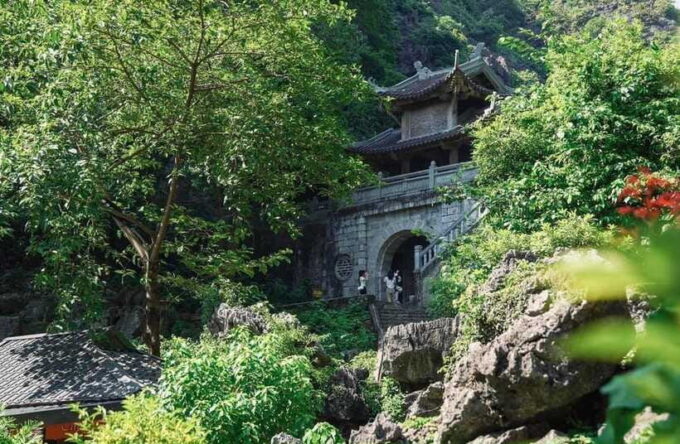 Ninh Binh Daily Tour (Hoa LU – TRANG an – MUA CAVE) - Lunch and Cuisine