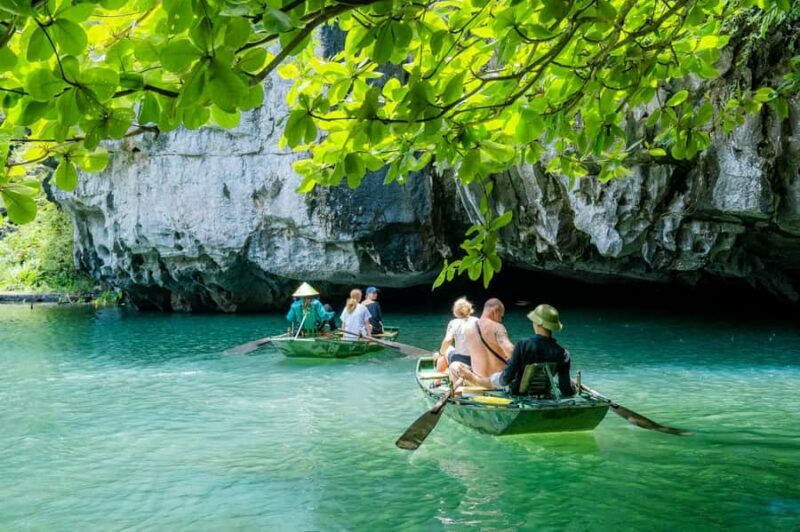 Ninh Binh Day Luxury Trip with Boat Ride and Temple/Pagoda - Exploring the Ninh Binh Day Luxury Trip with Boat Ride and Temple/Pagoda